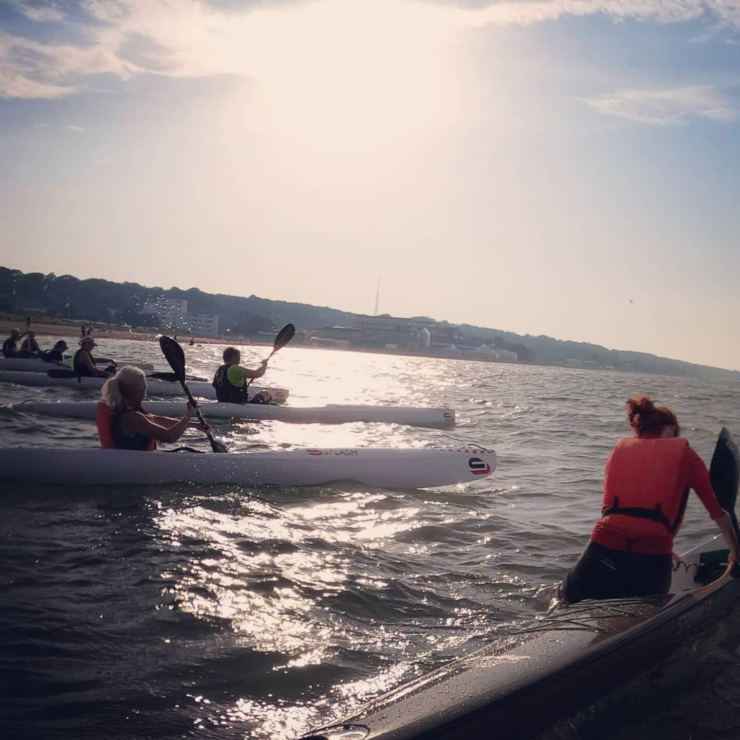 We had fun 🌊🥂🌊🤣. 
Krogen Kayak Club had hired me to give their new members a fun evening and hopefully make them fall in love with the Surfski. 
I do think they did 🤩 they liked the evening a lot 🤩. Surfski is the best Kayak if your club only h