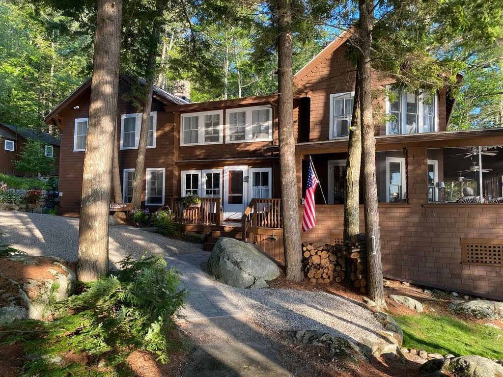 lodge front 3.jpg