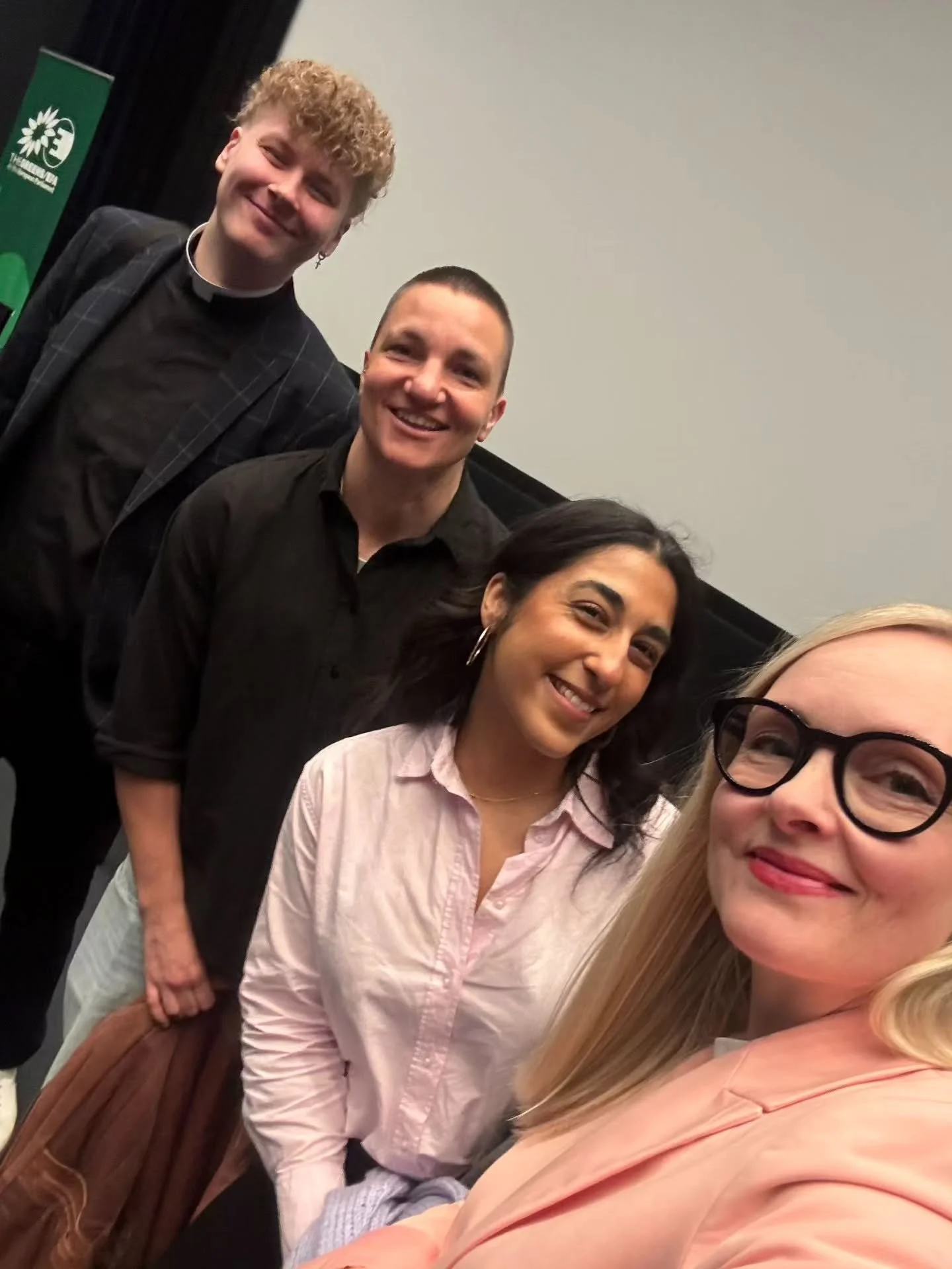 Viikonloppu t&auml;ynn&auml; tunteita, isoja, pieni&auml;, yhden vauvan ja yhden maailman kokoisia. Kiitos kaikille osallisille. ❤️

Ensimm&auml;inen kokonainen p&auml;iv&auml; ja y&ouml; erossa vauvasta. Raskasta ja uutta. Ollaan oltu niin tiiviisti