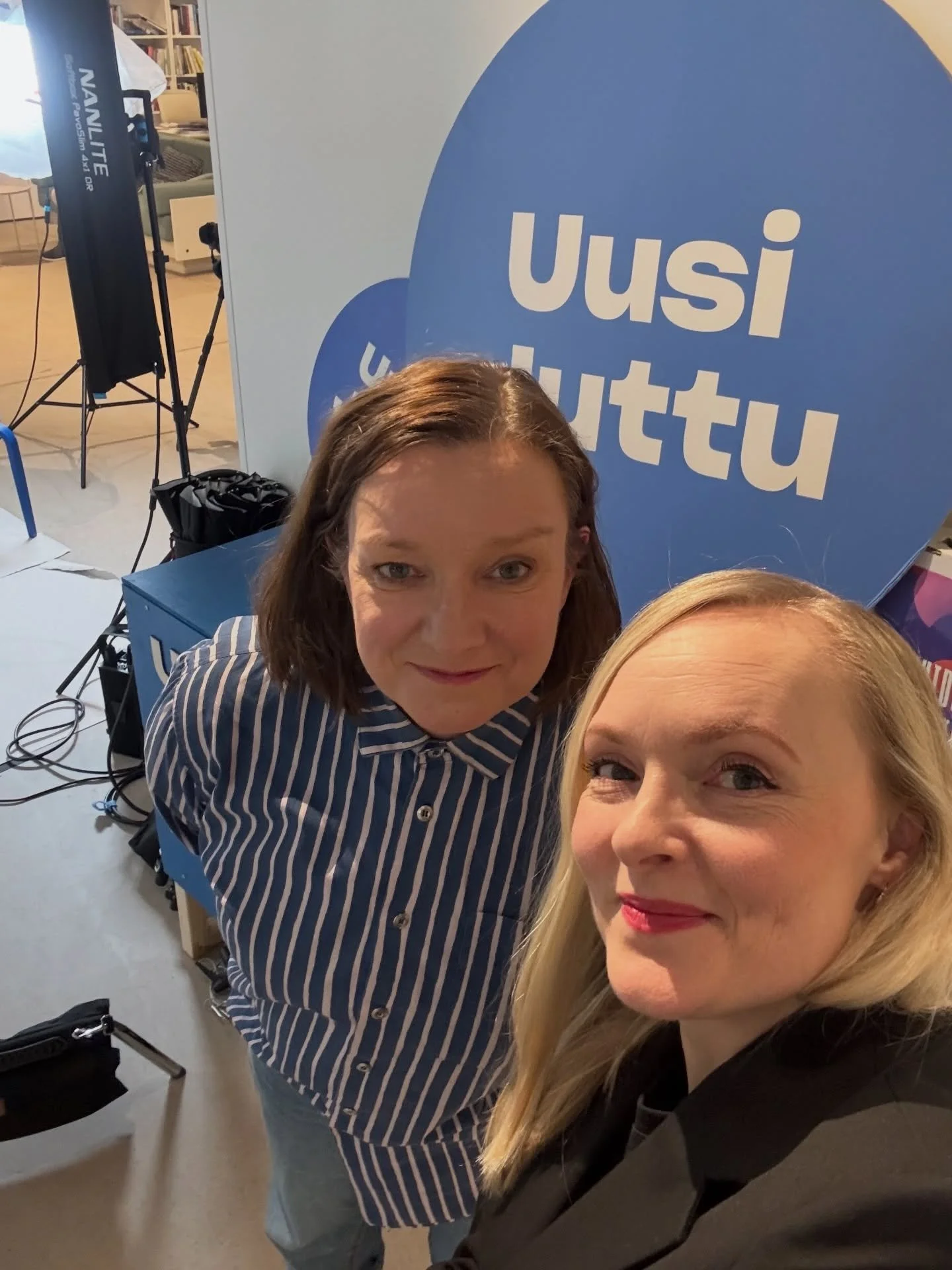 Eeva Lehtim&auml;ki on korkealle arvostamani toimittaja, joka hiillosti ennen puolueiden puheenjohtajatenteiss&auml;. (Ei muuten tullut ik&auml;v&auml; niit&auml; tenttej&auml;, kun eilen sivusilm&auml;ll&auml; vilkaisin pj-tentti&auml; Ylelt&auml;😄