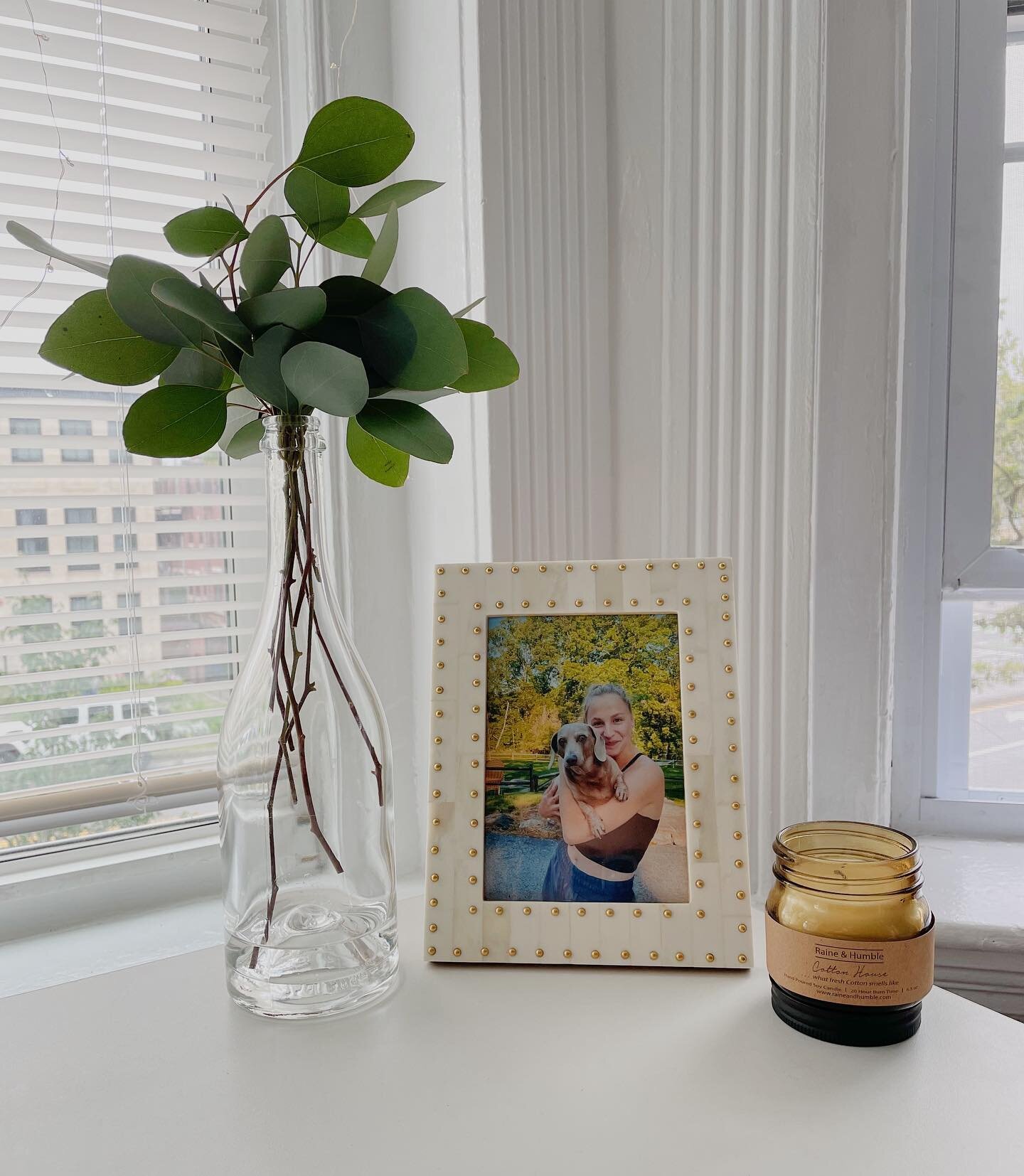 my clean, crisp little corner of my workspace makes me SO happy (old wine bottle 🤝 eucalyptus) 
&bull;
&bull;
do you work best with a clean desk or do you thrive in clutter chaos? 
&bull;
&bull;
smile. it&rsquo;s good for you 💛