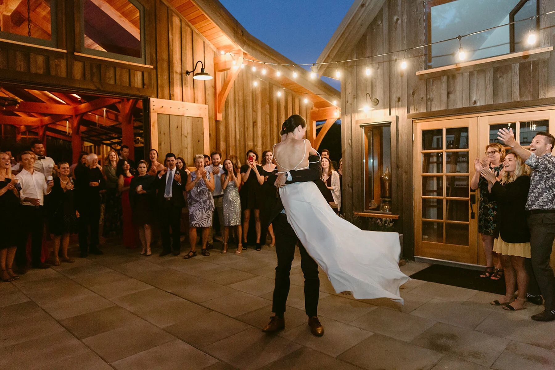 2018finalist_BestUNiqueWeddingVenue_BilstonCreekFarm_vancouverislandweddingawards_viwia_pnw.jpg