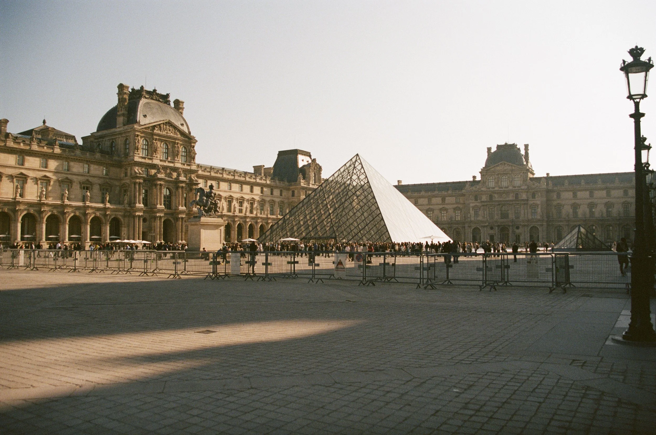 Louvre on Portra 400
