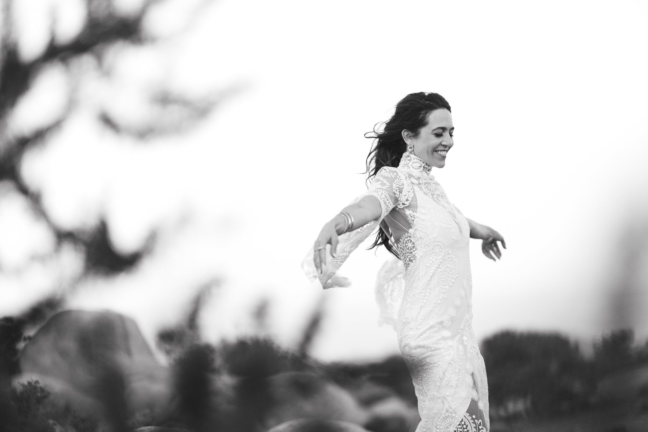 black and white bridal shot in field