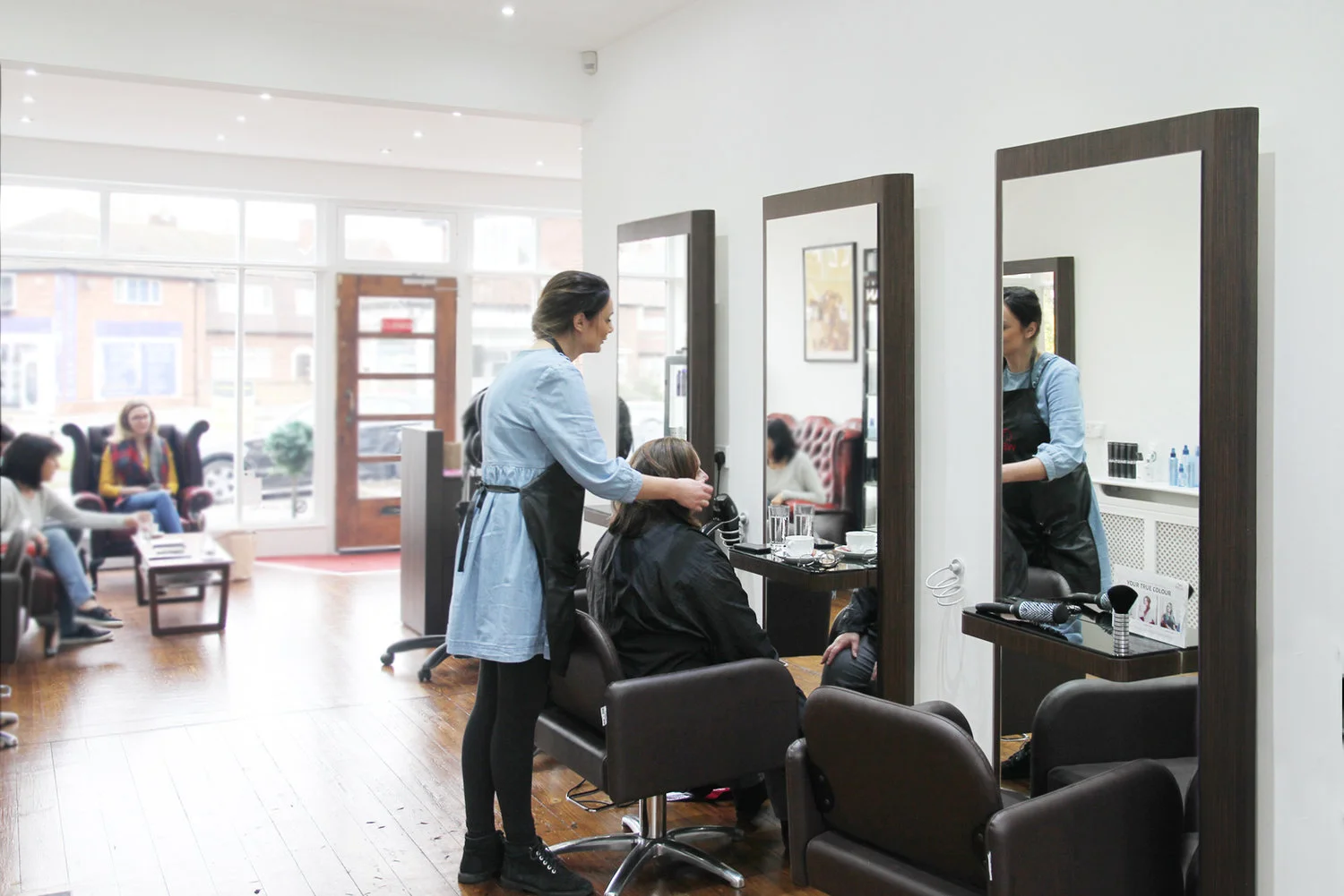 W & Co Hair were a new hair salon that needed a whole identity creating. We created their logo, branding, website, stationary and introductory leaflets. It was inspired to be a high end style salon based outside of the city so the design needed to reflect professionalism and status. We also shot a selection of photographs at the salon for use on the website and leaflets.