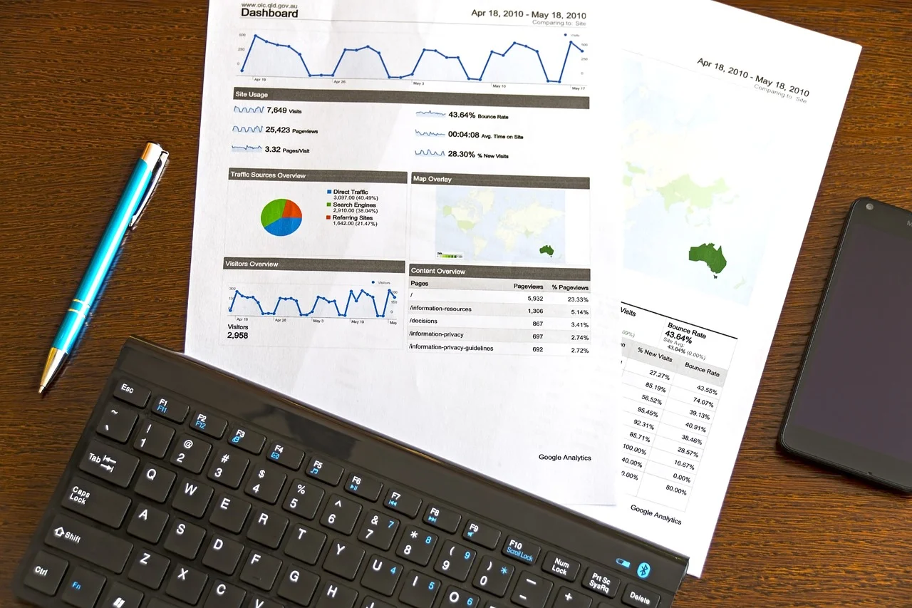 modern-analyst-1316900_1280.jpg