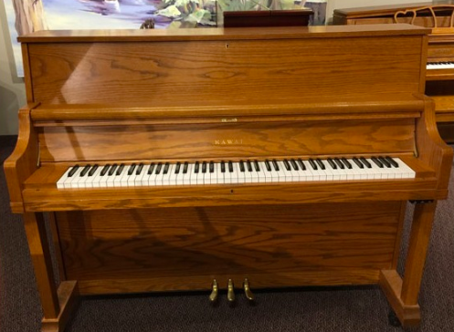 Studio Upright Piano.png