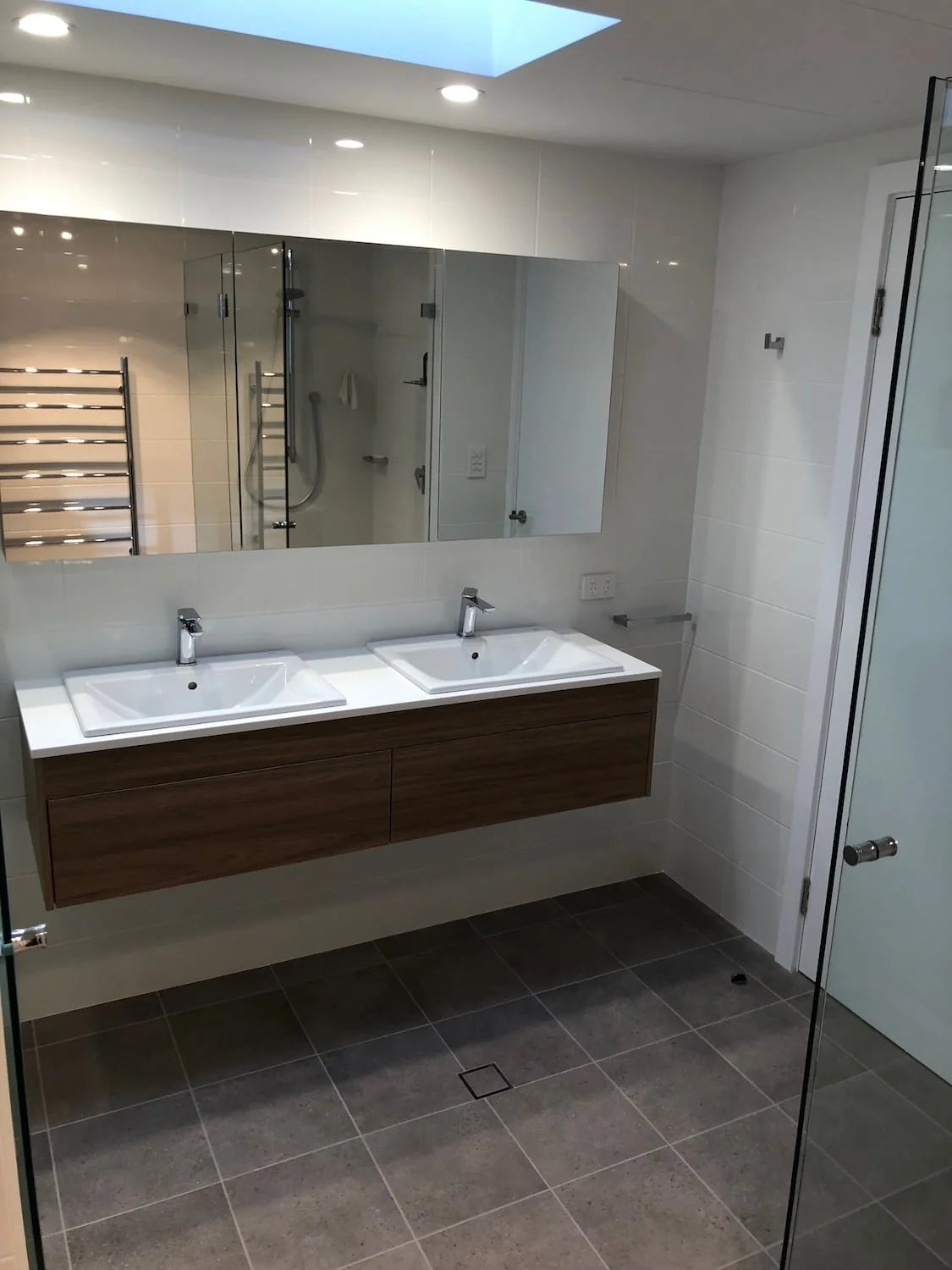 Pearl beach bathroom AFTER 3#.JPG