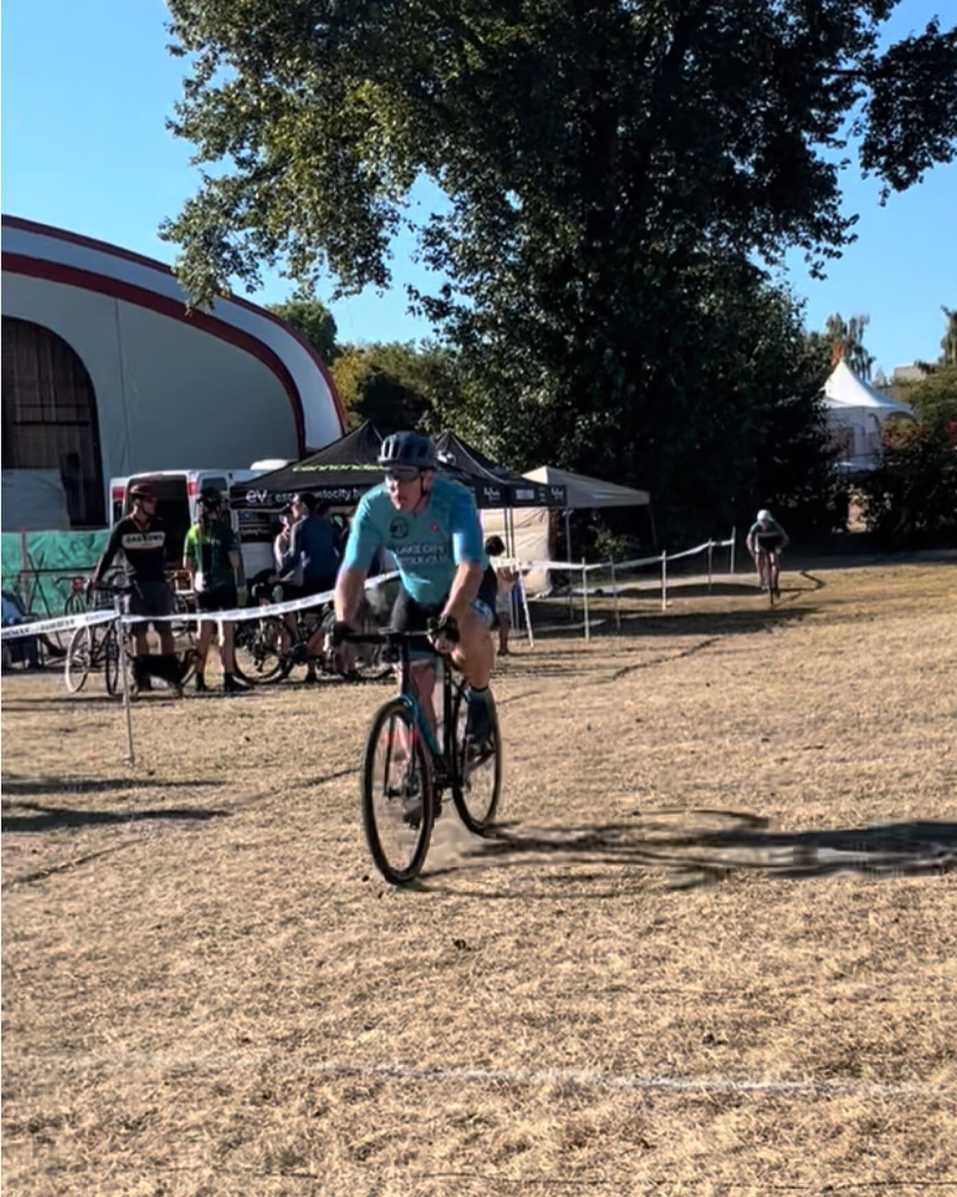 Lake City representing at the Vanier Park Cyclocross! Great atmosphere and a lot of fun! Worth giving it a try, if nothing more to get heckled (in good spirit) by the crowds! #cyclingbc #cyclocross #vaniercx #lakecitycycleclub