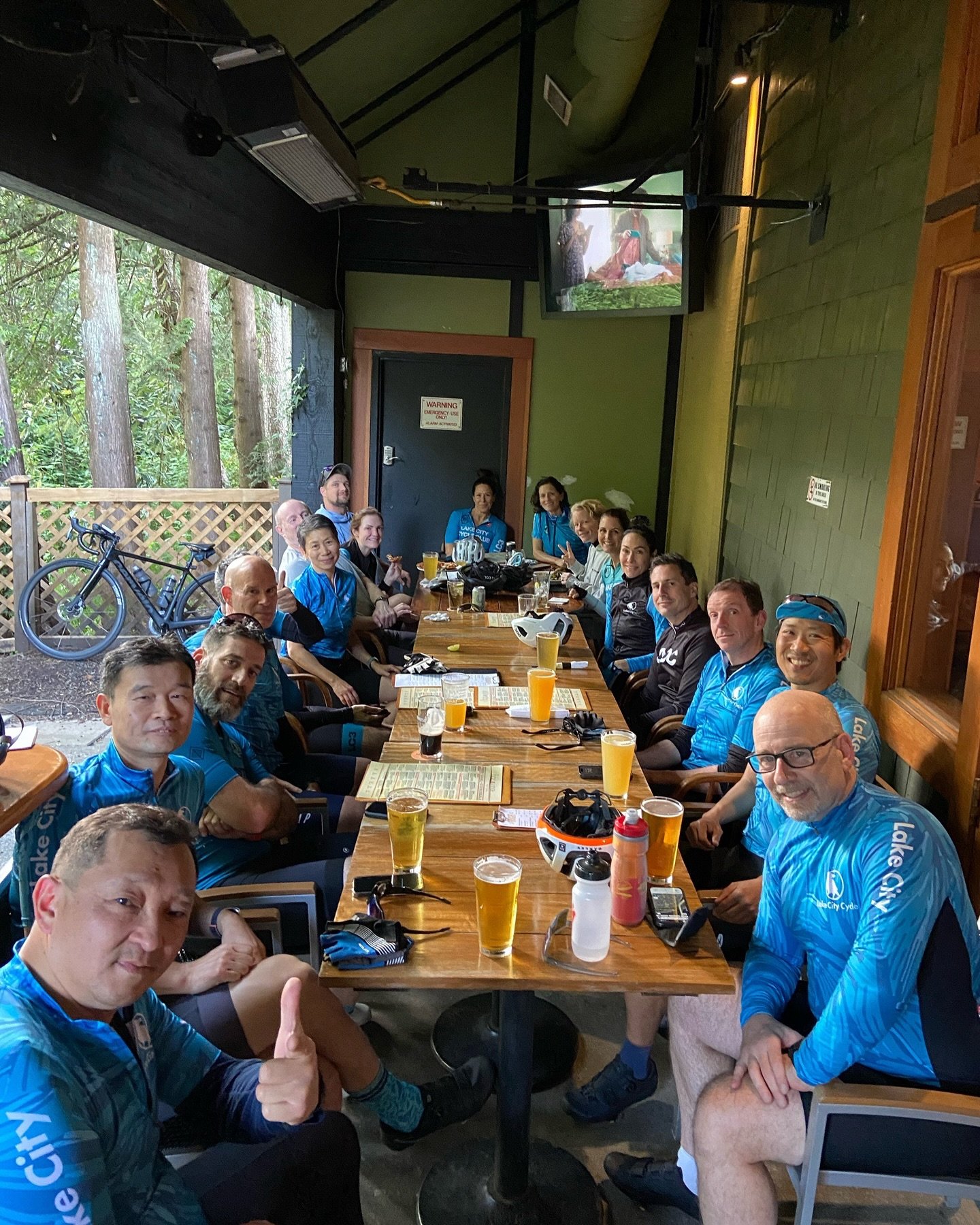 We added Social rides to our weekly roster this season and it&rsquo;s safe to say they&rsquo;re a hit! Look at all those post-ride smiles 😍