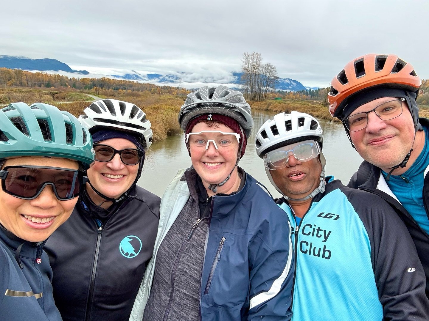 Rolling deep with the bike fam&mdash;gravel days are the best days. 

#gravelride #gravelcycling #gravelgrinding #gravelbike #ridegravel
#cyclingshots #cyclinglife #bikelife #bikeclub #cyclingcommunity
#outsideisfree #ridebikes #explorebybike #fromwh