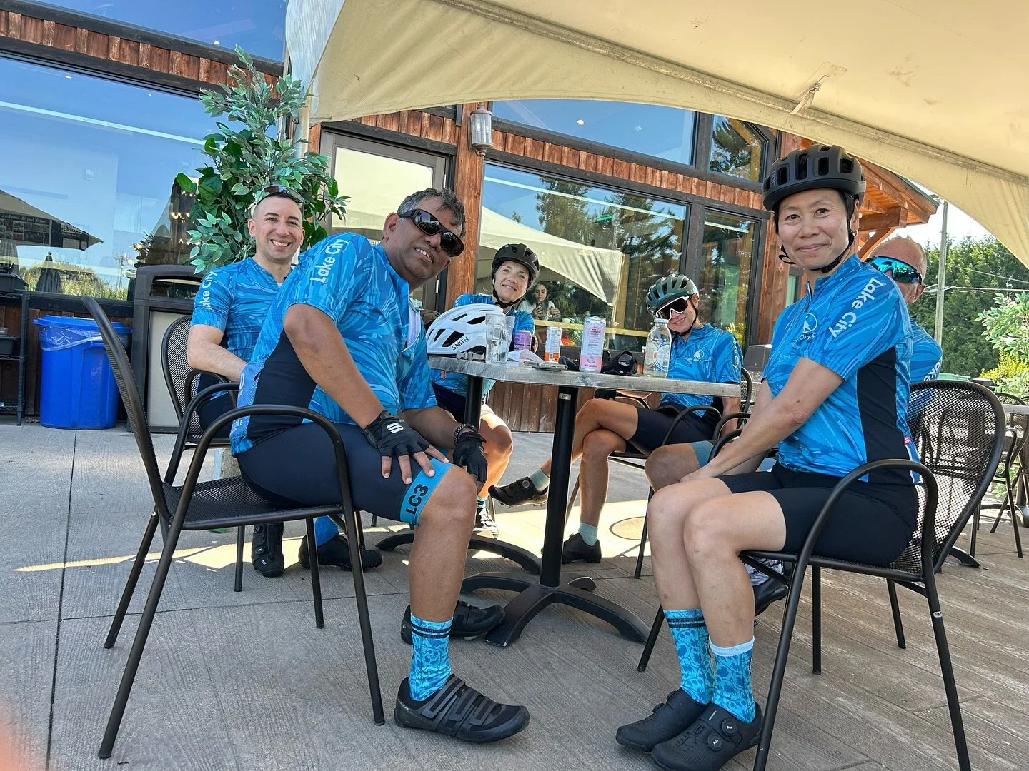 Did someone say Golden Ears? 😏 

#BikeRide #CyclingAdventures #SunshineAndBikes #OutdoorVibes #CyclingLife #WeekendRide #lakecity #groupride #cyclistlifestyle #climbhard #goldenearsprovincialpark #goldenears #alouettelake