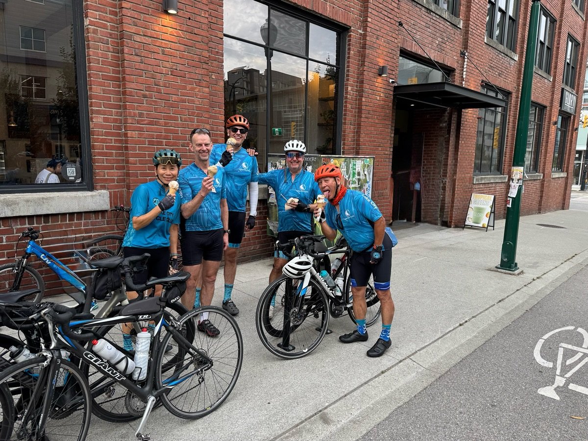 Our last ride and social of the season was cancelled because of the rain but luckily we got many treats the week before 🍦😉 

@earnesticecream #ridebikes #roadride #lakecity #explorepnw #roadcyclinglove #shoplocalsupportlocal