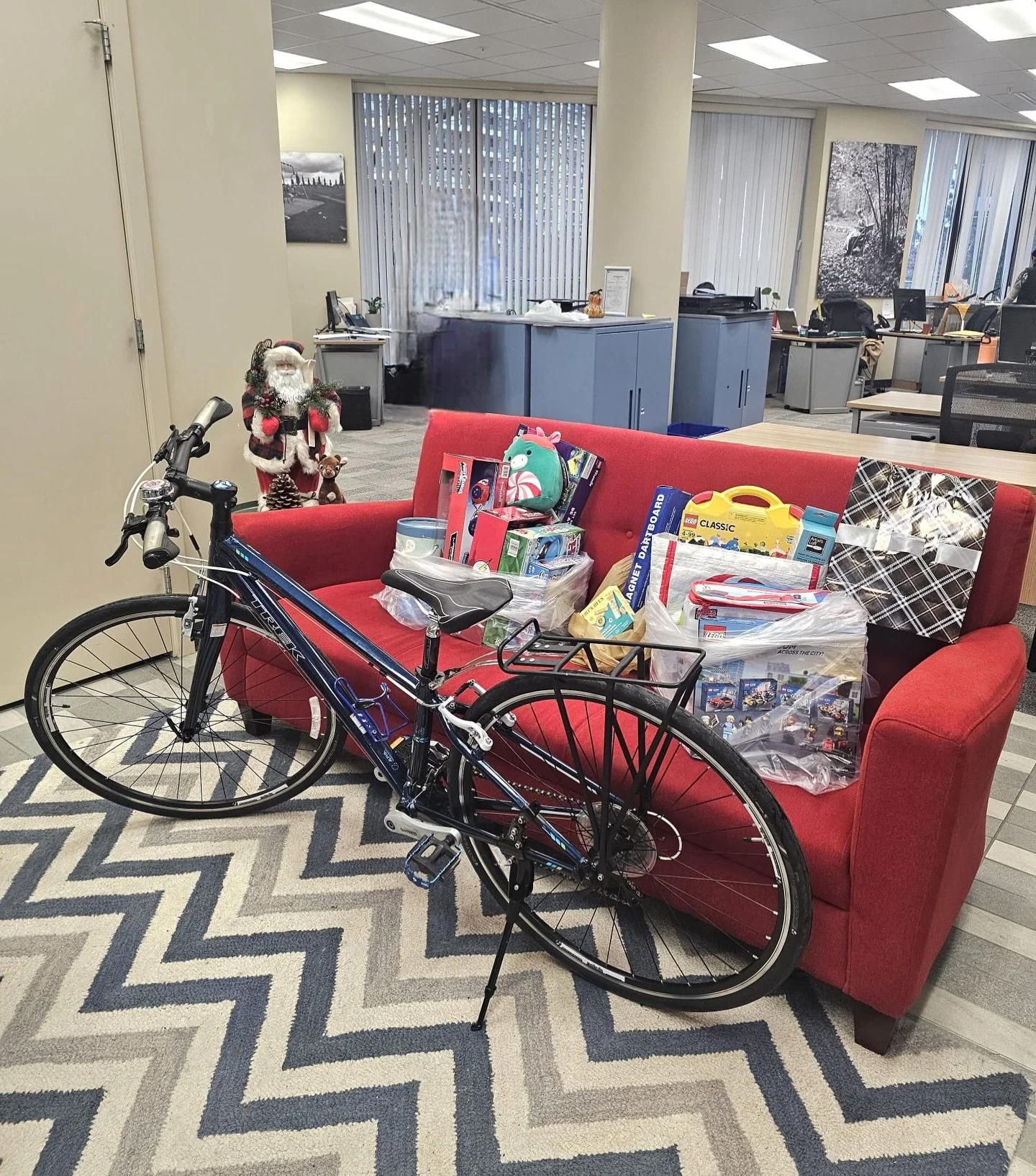 We don&rsquo;t just ride&mdash;we give back. 🚲 🎄
Toy drive success! Big respect to everyone who showed up and donated toys to help kids have a better Christmas. @lmcbureau