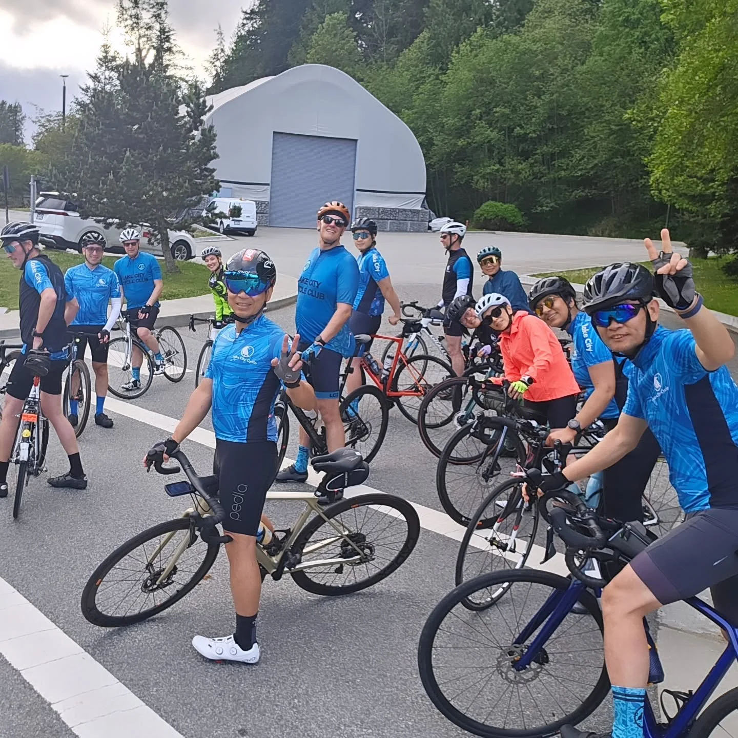 A new riding season is upon us! The wait is over. Time to get that road bike prepped and ready to go! Contacting Jeff at Fraserview Bike Shop, with our club priority booking, is a great place to start 🚲