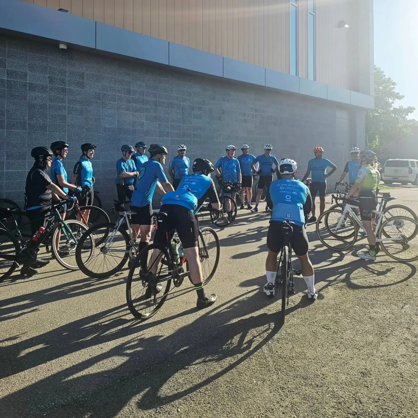 First Tuesday training night of the season! Bike handling and pacelines. Let's hear it for our amazing coaches, Leslie and Leah! 🙌🚲