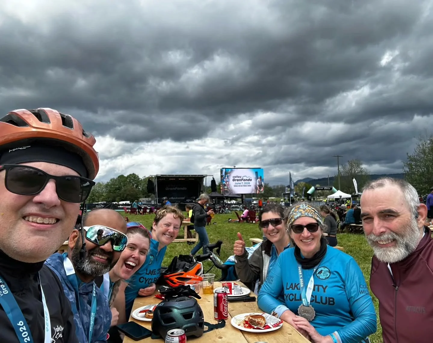 Congratulations to all our Valley Fondo riders! Braved the elements, and all smiles at the finish!😄🚲🌟