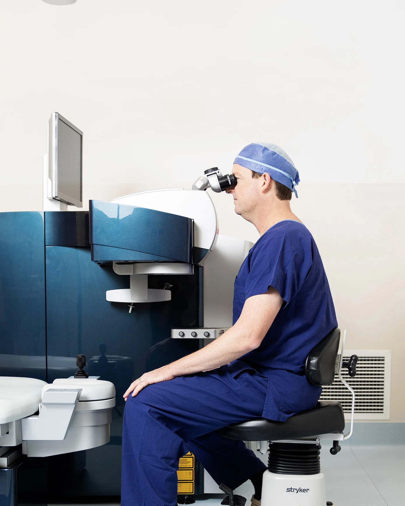 Dr Brendan Cronin Queensland Eye Institute Brisbane Laser Eye Surgeon.