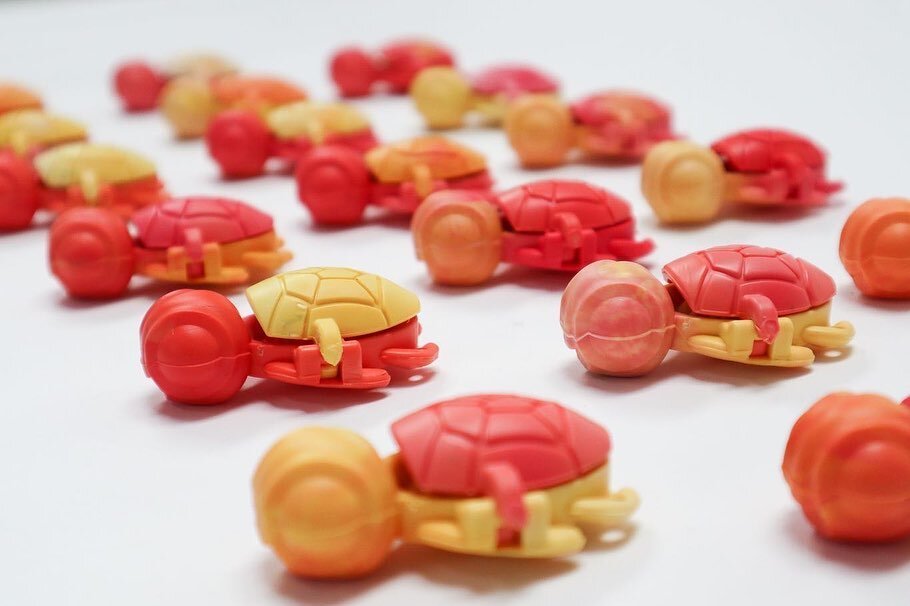 These tactile @calmbuddi_official turtles are endless entertainment for all our fidgeting friends!

They&rsquo;ll be back in stock on our website soon 🐢

&bull;
&bull;
&bull;

#plasticwaste #recycleplastic #defydesign #recycledplastic #defyplastic #