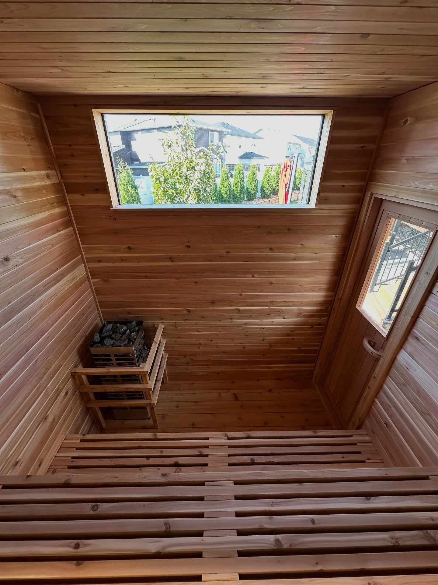 Wrapped this project up in time for some chilly weather! 🍂
Sauna with 7.5&rsquo;x7.5&rsquo;x8.5&rsquo; hot room. 3 floating benches with led strip lighting underneath. All cedar interior. Cedar tongue &amp; groove and bevel fir exterior finished wit