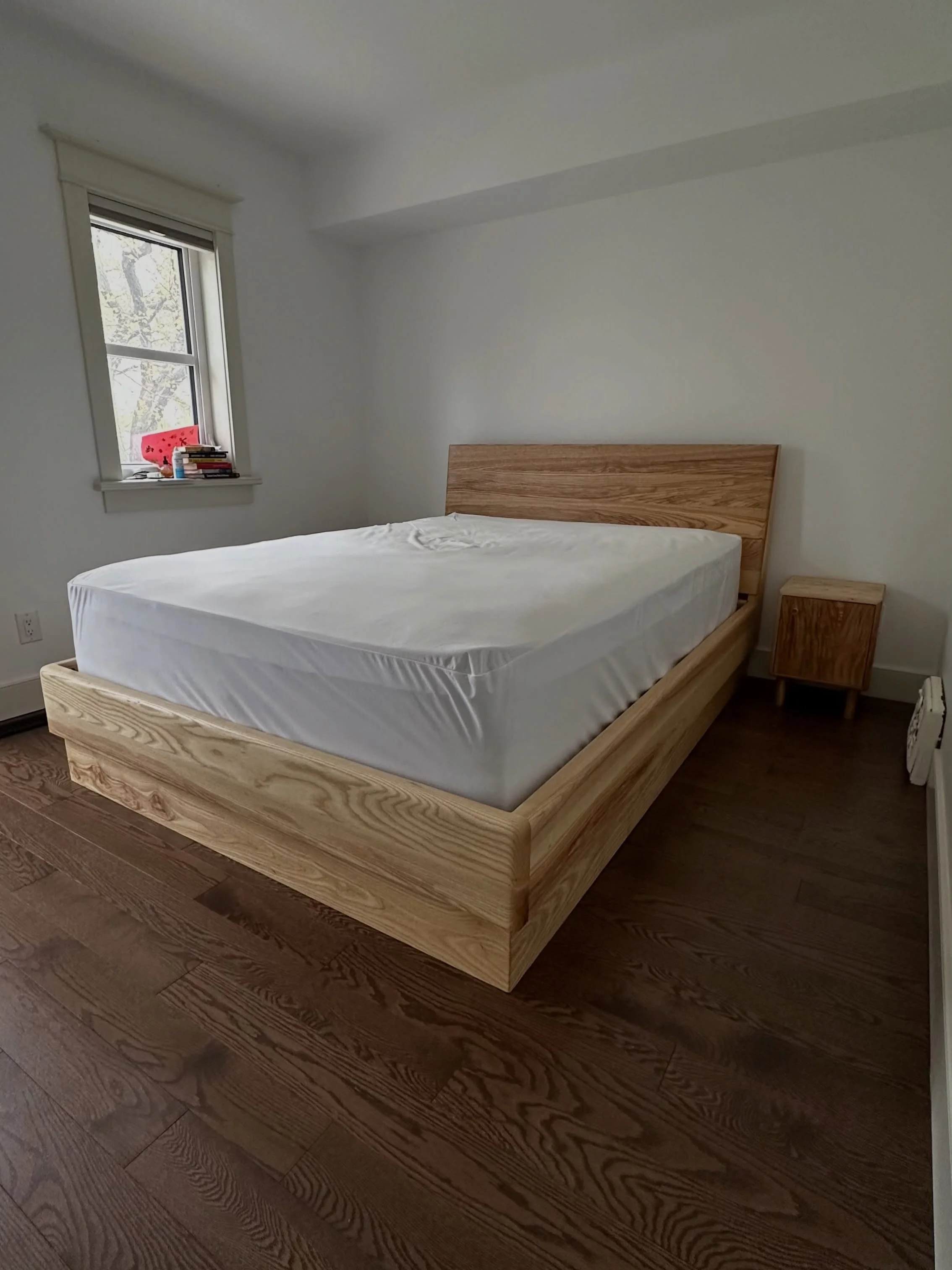 Queen-sized bed in ash with matching nightstands 🛌
Knockdown hardware + Festool Domino joinery with a fancy little numbering system to match everything back together properly thanks to Jarrett&rsquo;s brain. 
🛌
🛌
#customfurniture #finewoodworking 