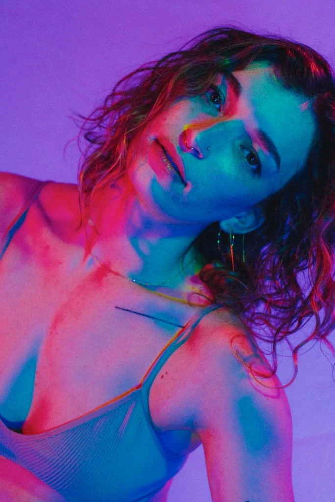 by Sam Livm @samlivm2