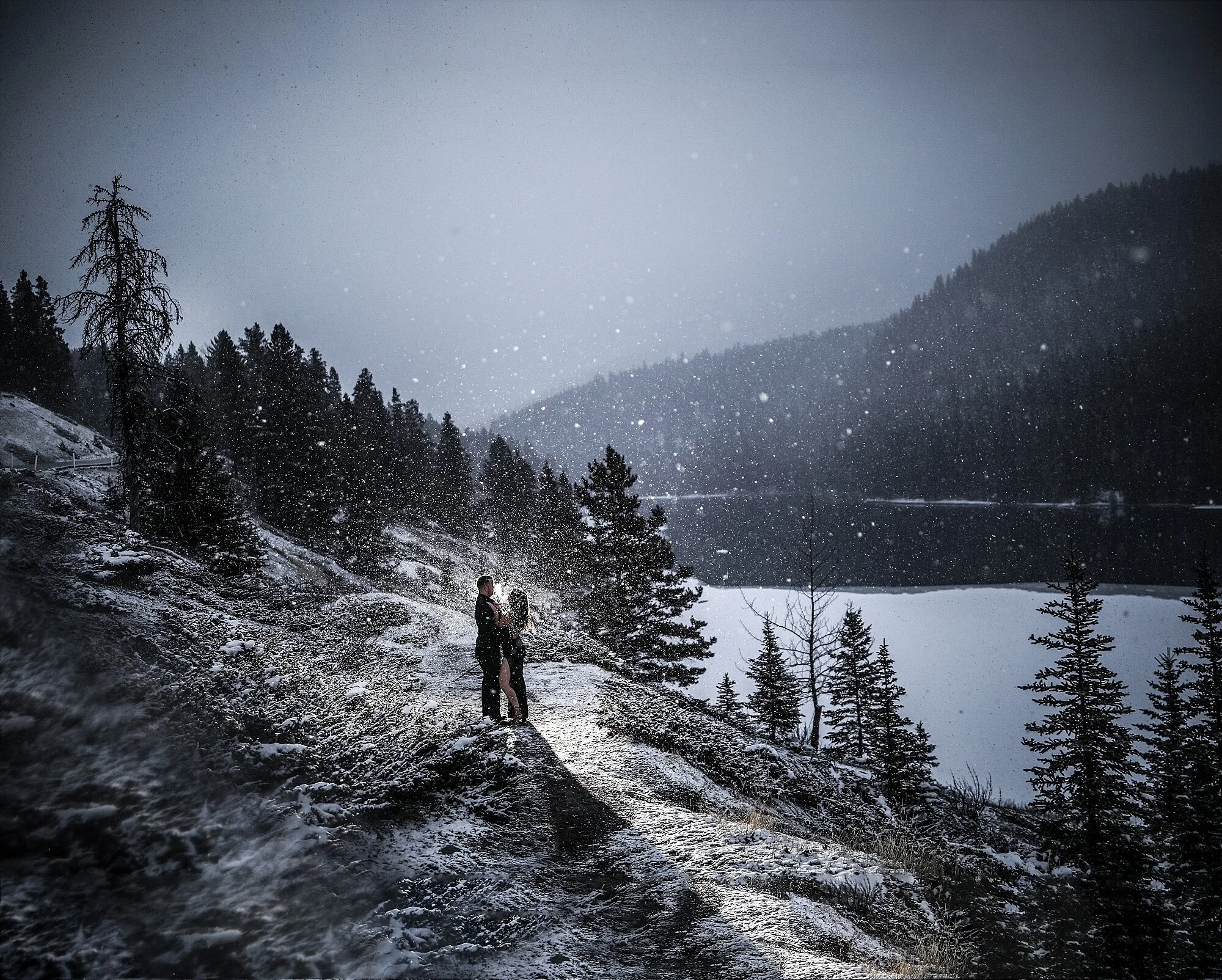 Malinda &amp; Joel Anniversary Photoshoot | Banff Alberta Night Couple's Photoshoot