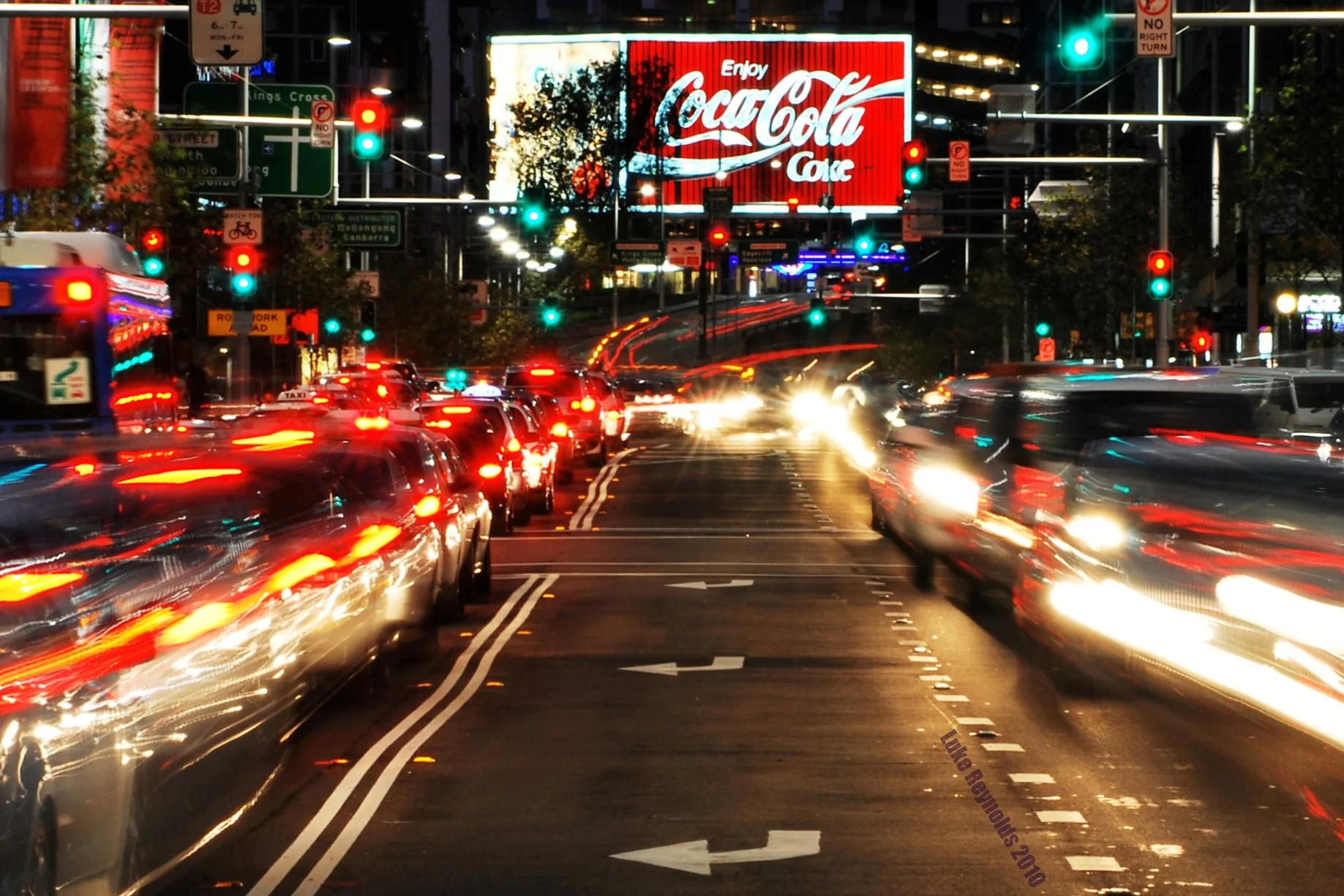 Kings_Cross_at_night.jpg