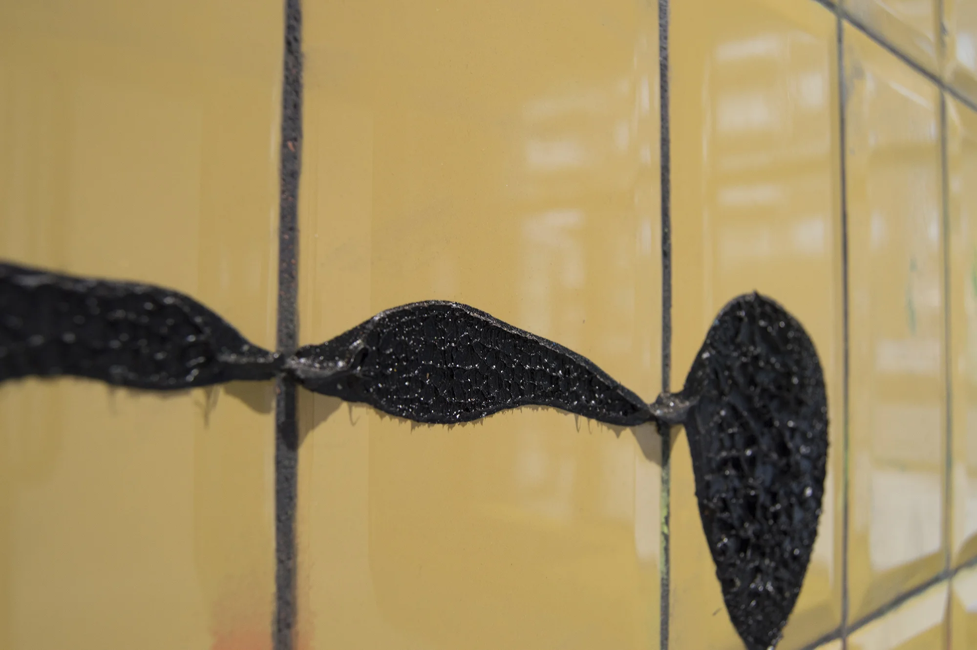 ‘YLGAS1’ (detail), 2019, Mixed Media on Glazed Ceramic, 142 x 122cm, Atelier Maser.