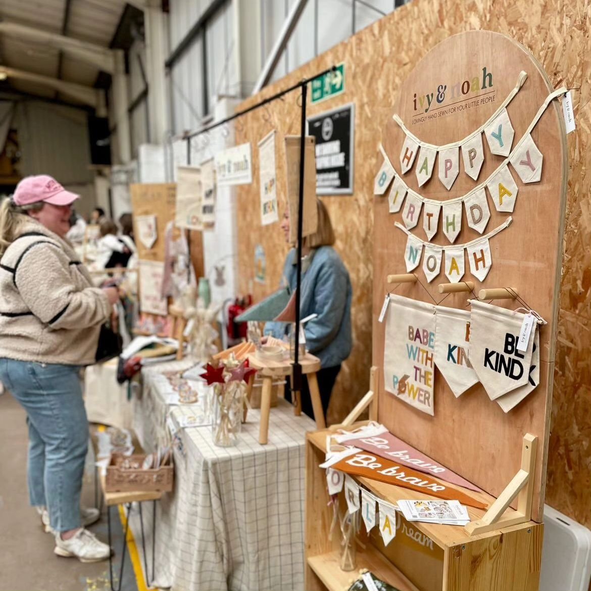 Sharing a little set up from a few weeks back at the Easter market with @mamameetandmarket - I feel like my feet haven't touched the floor since then.

This was a lovely customer who bought a cape, mask and cuffs from me after seeing someone share my