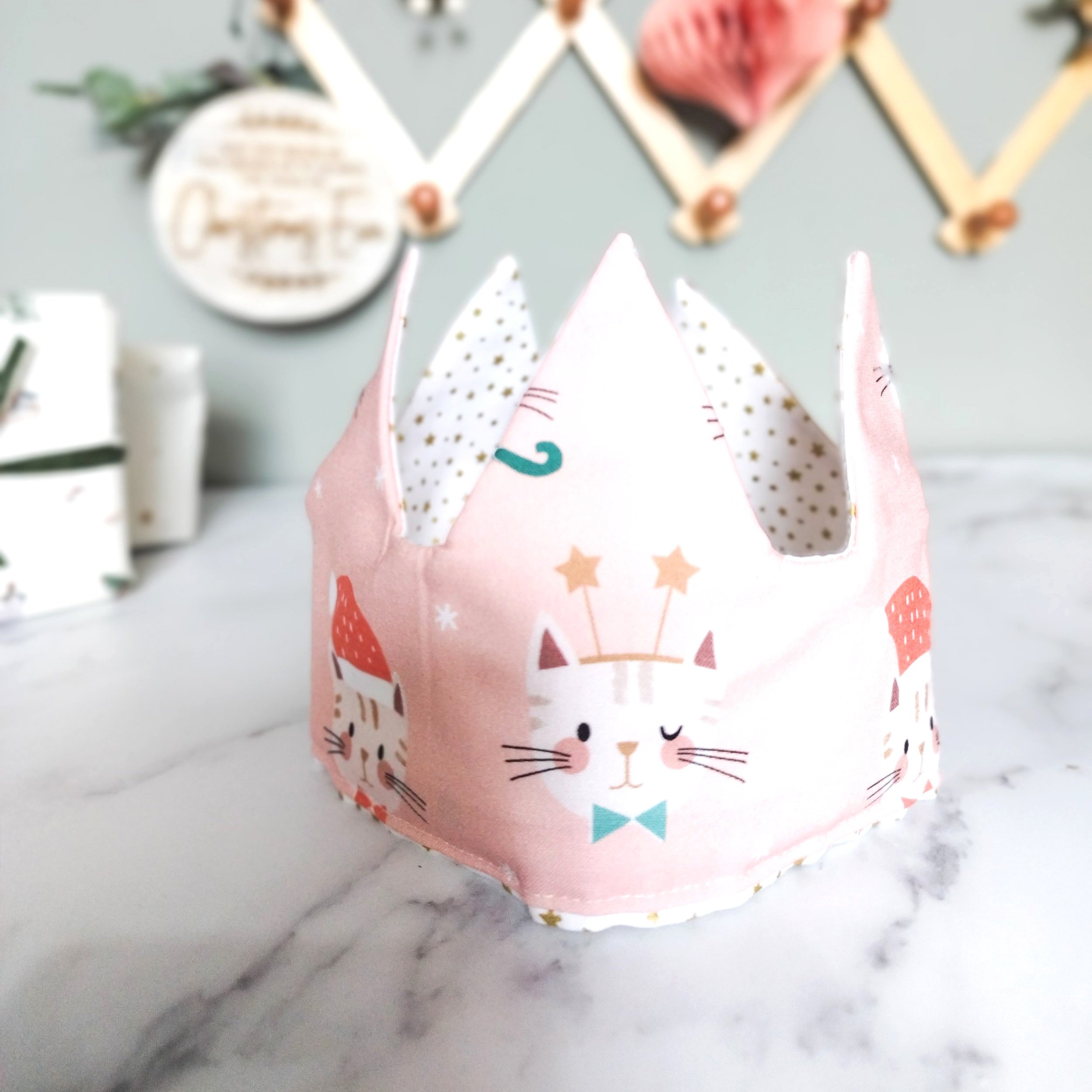 Christmas+Cat+Crown.jpg