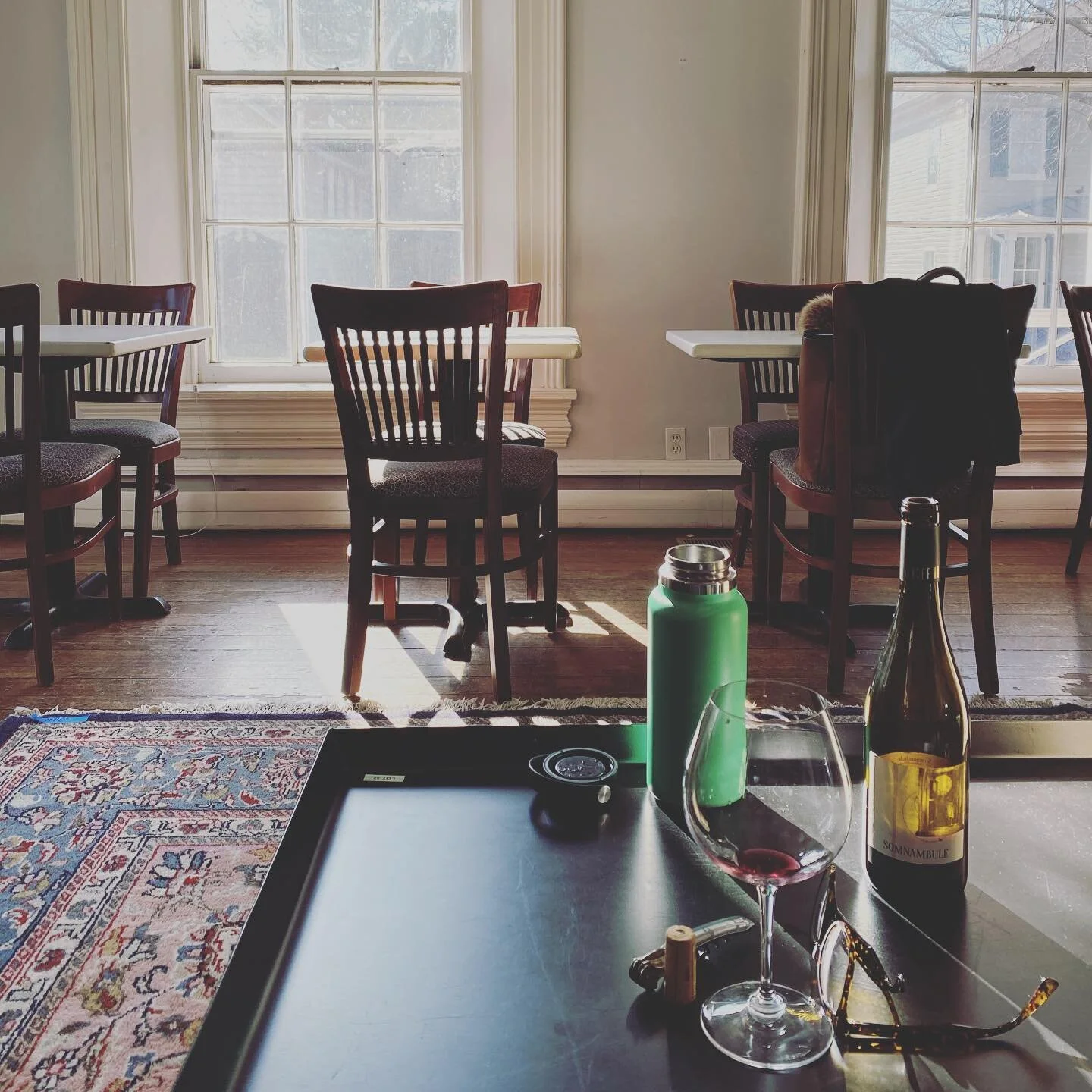 Today is pickup day @bartlettpearinn 💞I watched the #auction close while doing my favorite thing in the whole world, drinking wonderful and delicious wine, with my Mom inside the dining room 🍷🍐🧡 Sending love to each of you that will have a piece 