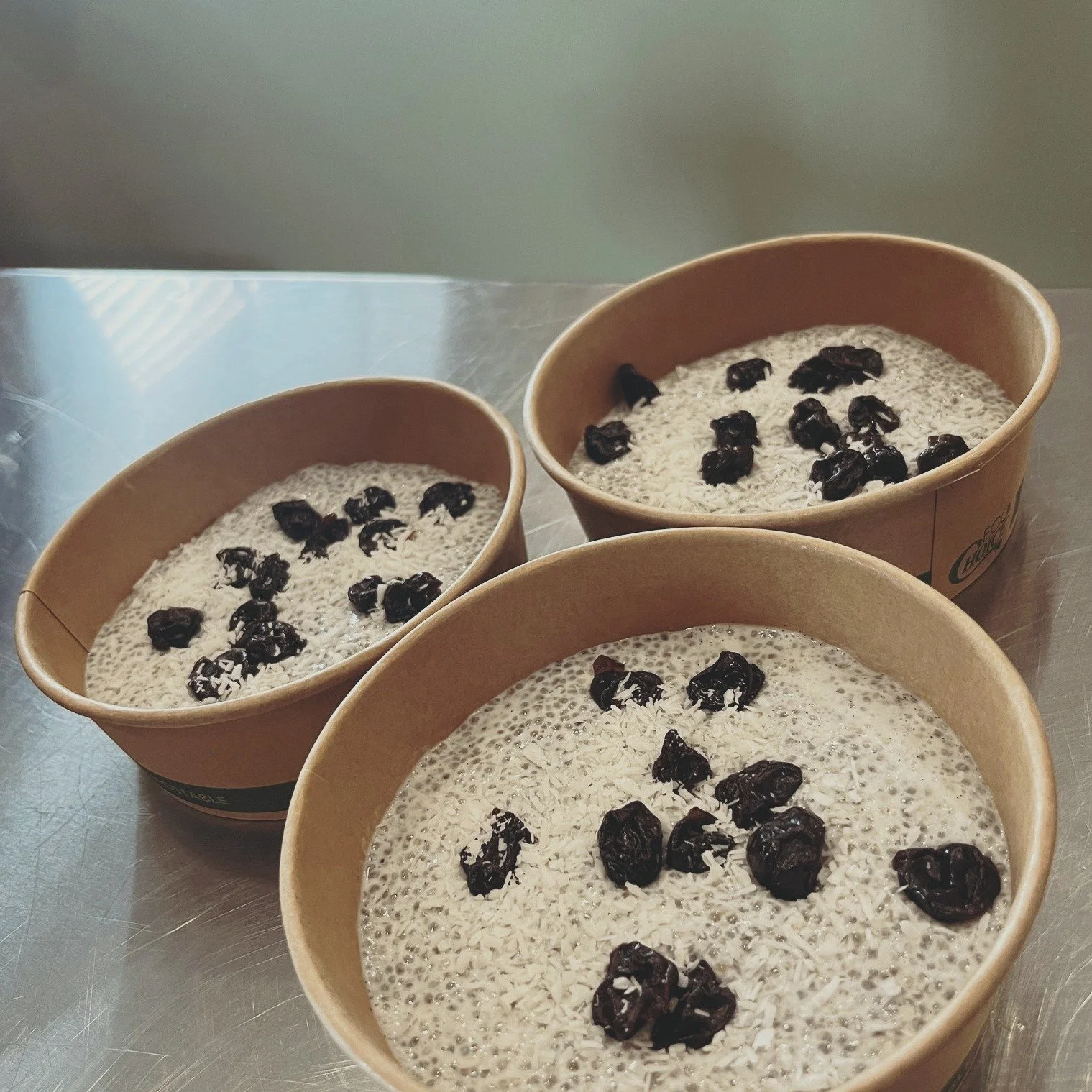 Check out a few of the Chia Seed puddings that went out this week! Tiny but mighty, the Chia Seed is a little powerhouse packed with nutrients that do BIG things for your health:
π± Rich in omega-3s to support brain & heart health
πͺ Excellent s