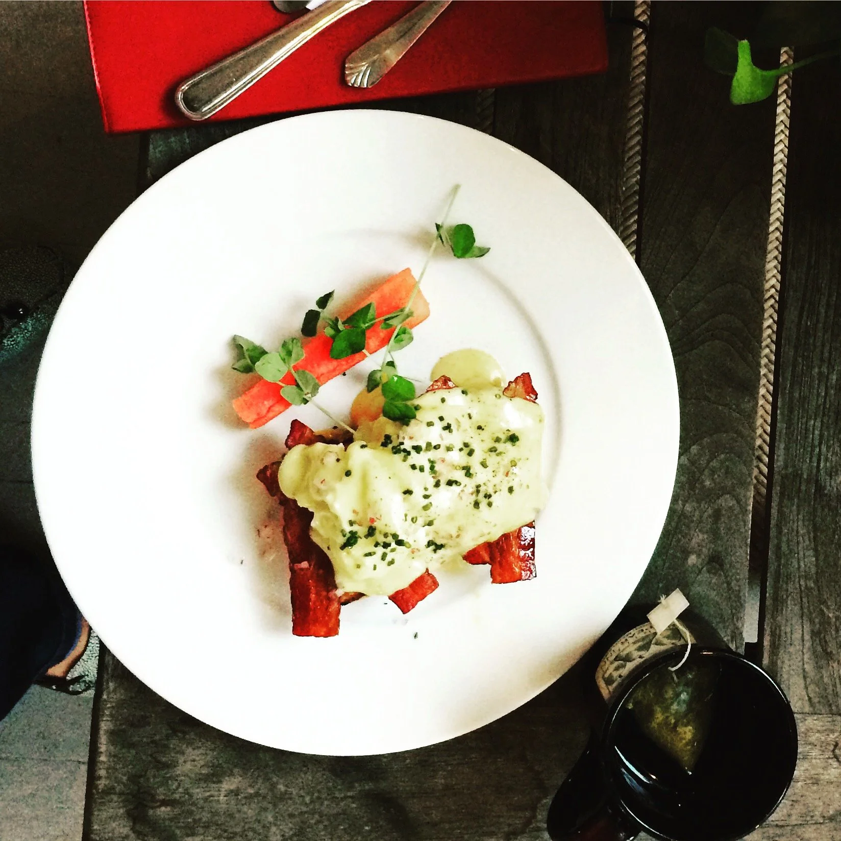 I mentioned in my newsletter this week that my all time favorite thing to make, teach, and eat is the almighty Eggs Benedict. In one of my past lives, I operated and owned a bed and breakfast ππ where I made this no less than 1000 times! To me ther