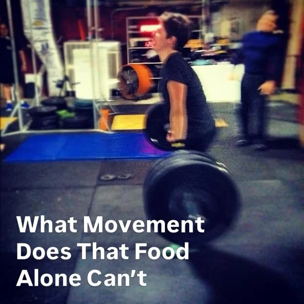 That is me lifting the heaviest I ever did during my CrossFit days 👀 It&rsquo;s been like 13 years since this pic LOL but that doesn&rsquo;t mean I have stopped moving and lifting heavy things. 

When people first reach out to work with me, they oft