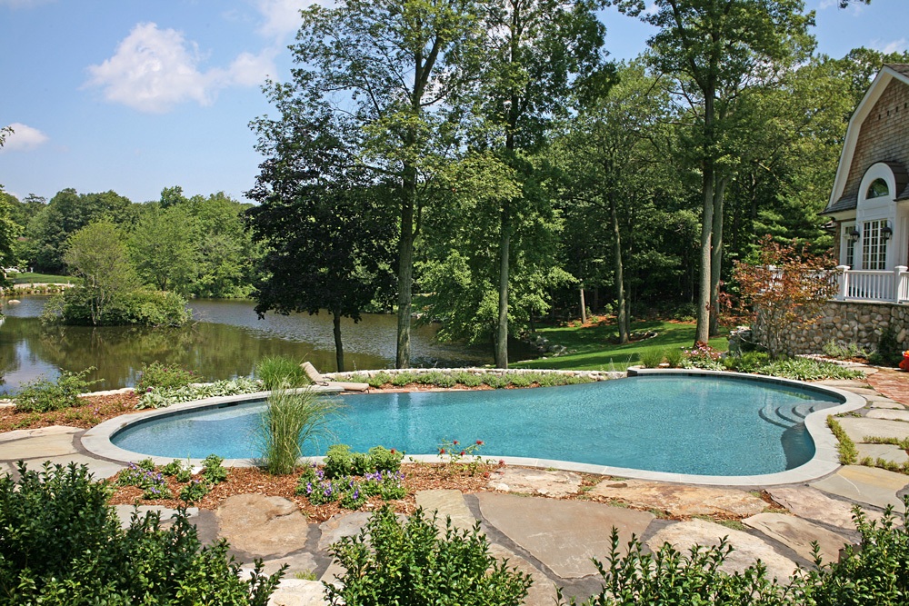 Inground pool with patio in Franklin Lakes, NJ