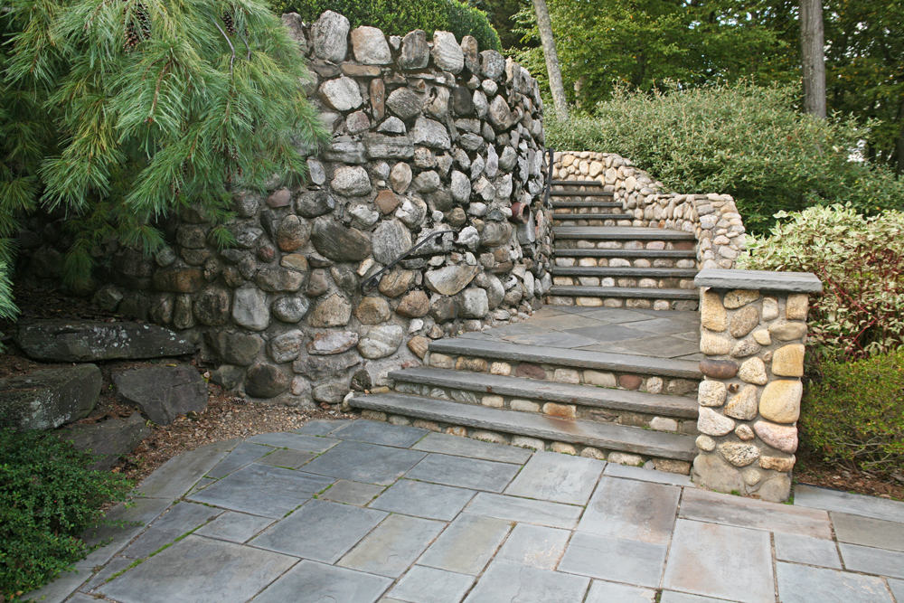 Paver patio, steps and stone retaining wall in Franklin Lakes, NJ