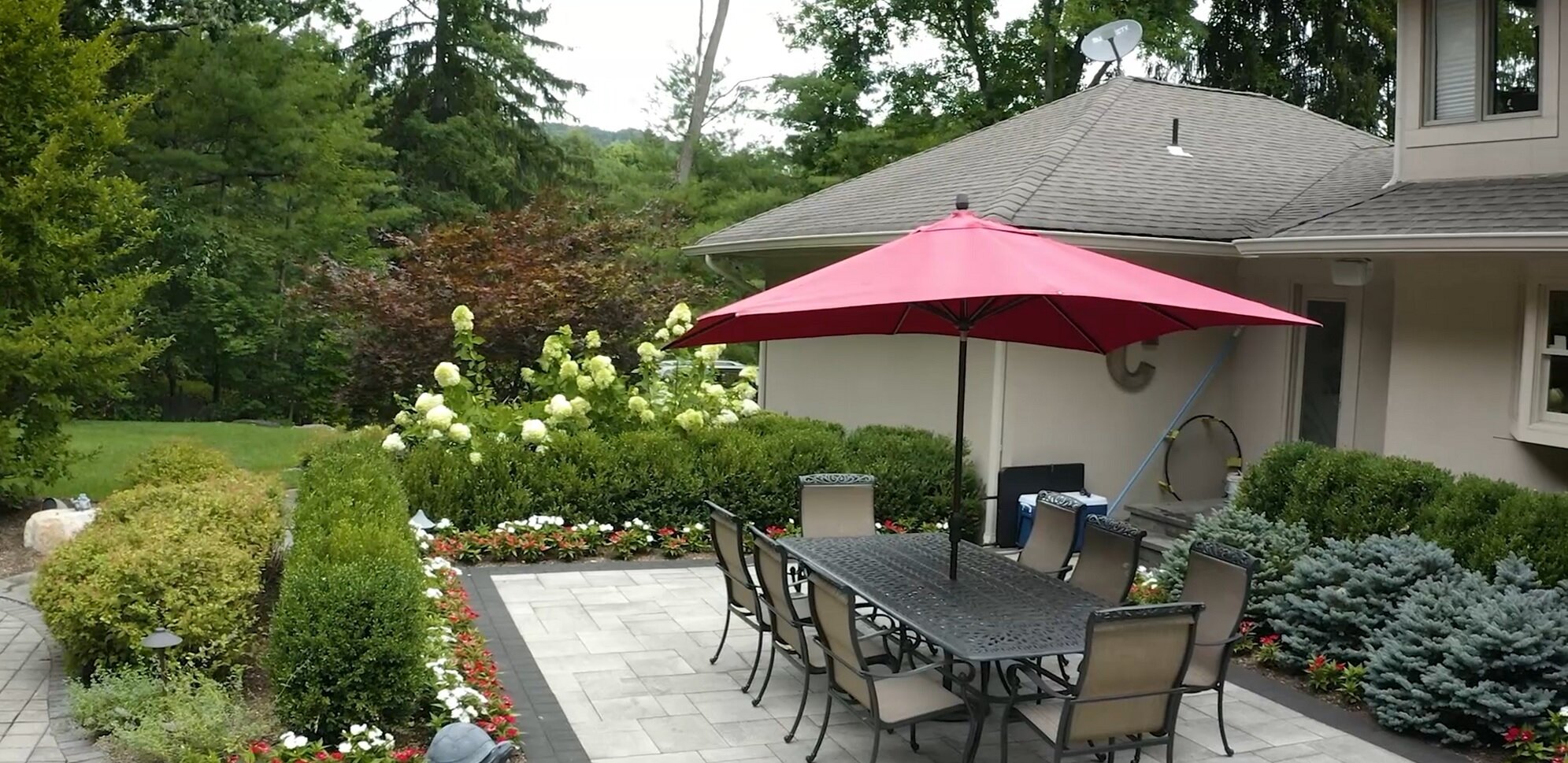 Paver patio and plantings in Mahwah, NJ