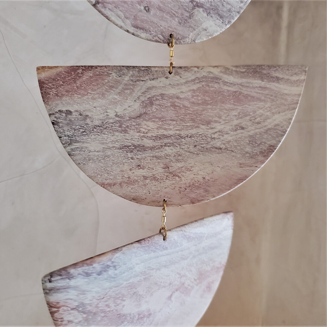 Designed to allow nature to shine.⠀⠀⠀⠀⠀⠀⠀⠀⠀
⠀⠀⠀⠀⠀⠀⠀⠀⠀
Soapstone has such a beautiful texture and the colours expressed in each piece are a gorgeous surprise - no two stones can be the same.⠀⠀⠀⠀⠀⠀⠀⠀⠀
⠀⠀⠀⠀⠀⠀⠀⠀⠀
We've designed our Parade mobile with a s