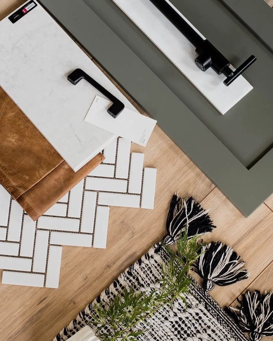 Modern meets rustic 🌿🖤 #modernvibes#moodboard#inspiration#homedecor#rusticdecor#interiordesign#homeredefined#edesign#kitcheninspo#bathroomdesign