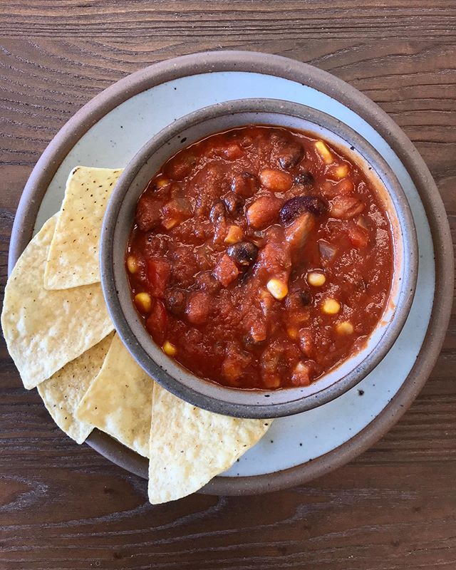 Our special this week is a three bean chili that comes with a side of tortilla chips! Vegan/vegetarian 💚❤️💛 .
.
.

#northmaincafe #15northmainstreet #wolfeboro #nh #lakesregion #newengland #oldestsummerresortinamerica #cafe #coffee #goods #fall #co