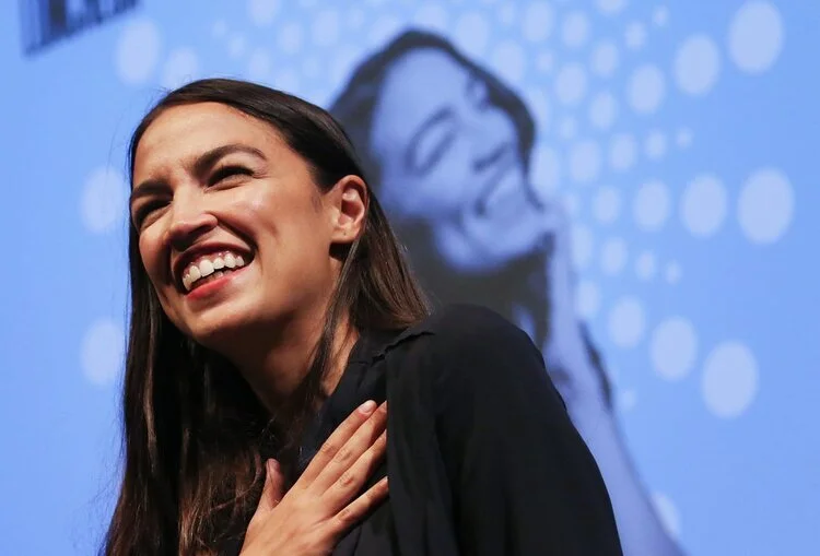 Alexandria Ocasio-Cortez respalda la justicia reproductiva. Las demás católicas también deberíamos hacerlo.