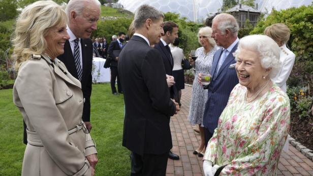 Biden + Queen G7 summit 2021 - Kurier.jpg