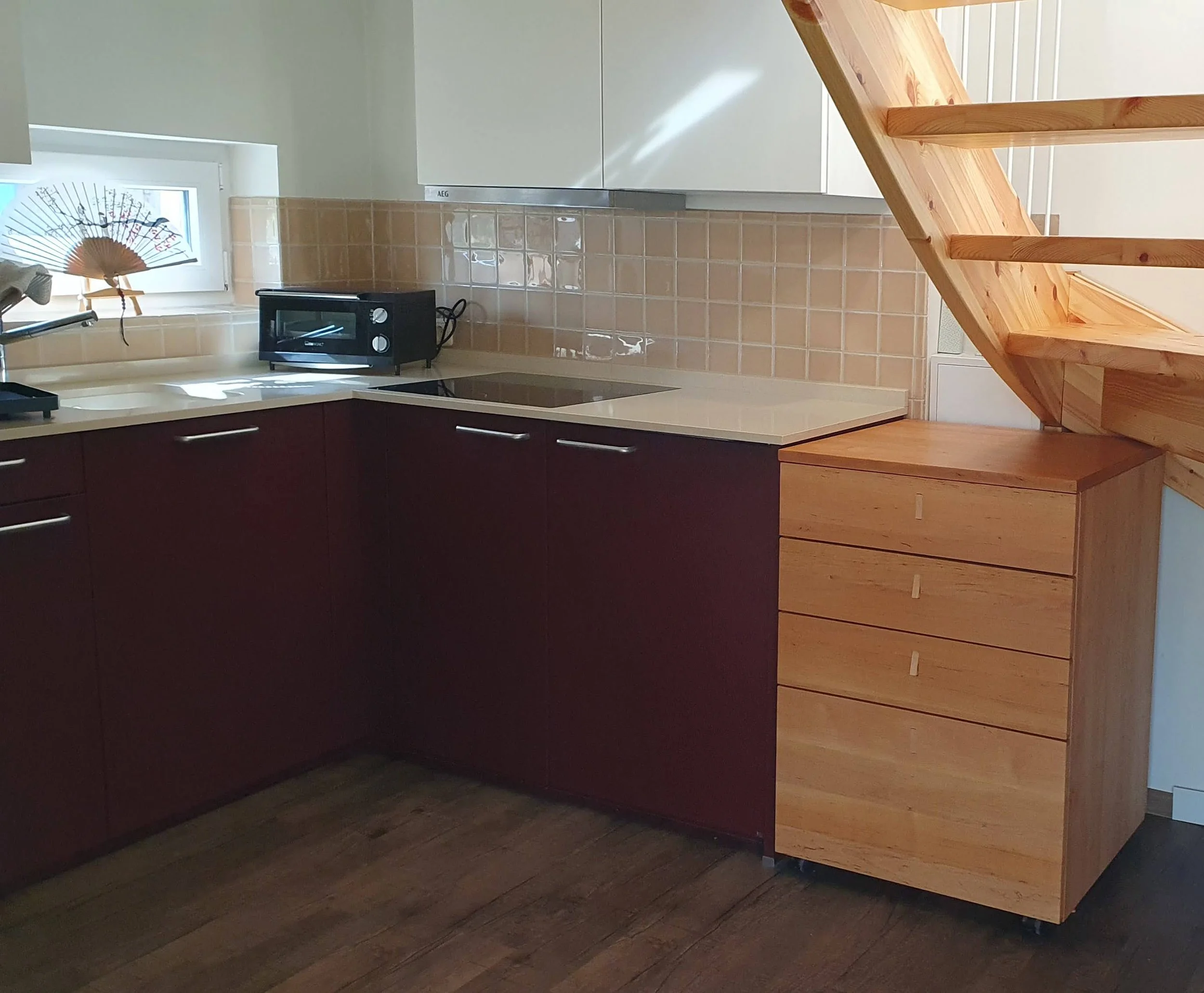 LH 20 kitchen + stairs 20230422_165125 CROP.jpg