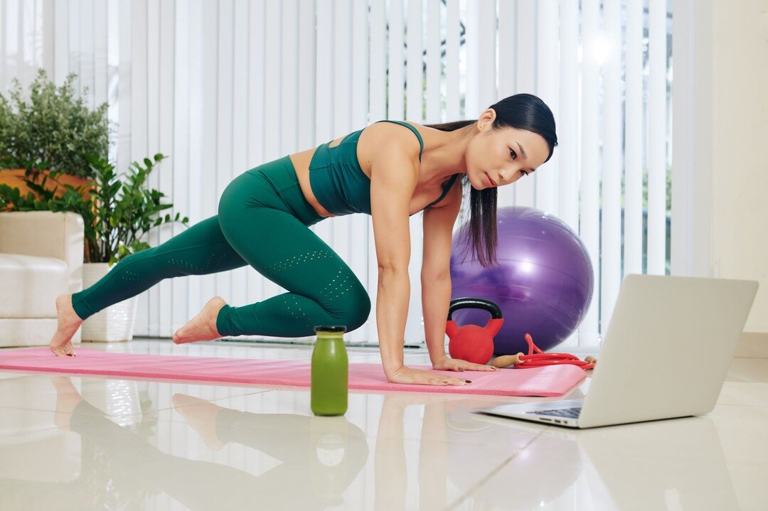 How have your home workouts been going? We understand how difficult it can be to stay motivated when you have to workout at home - especially when a perfectly comfortable bed is close by. Don't worry, because we are now offering online fitness class 