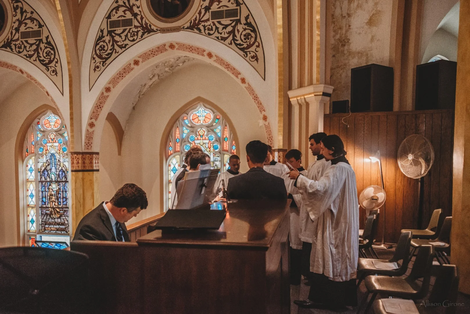 FSSP LatinMass St. Marys schola 3-1.jpg