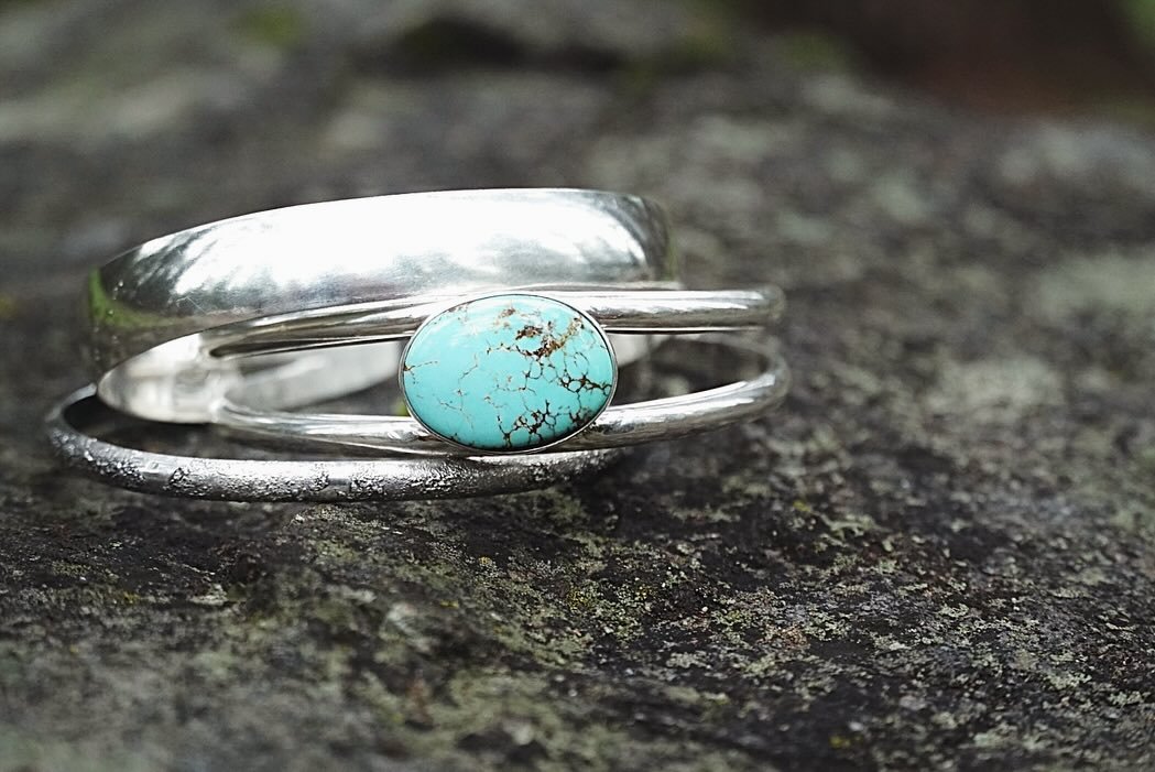 🤍🩵🦋🩵🤍
&bull;5/1/24&bull;

.
#riojeweler #sterlingsilver #naturalturquoise #turquoisejewelry #silversmith #jewelry