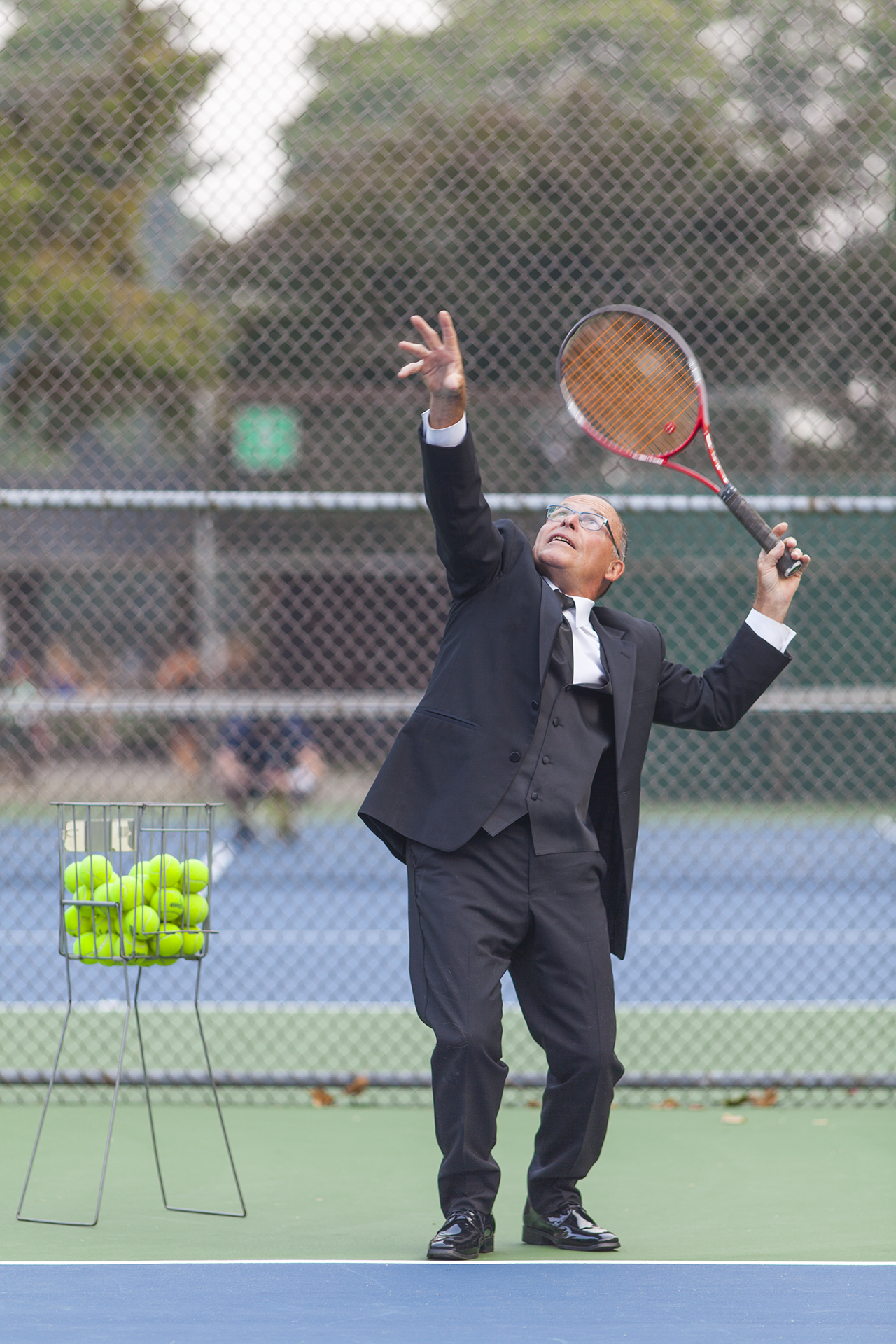 serve-with-basket.png