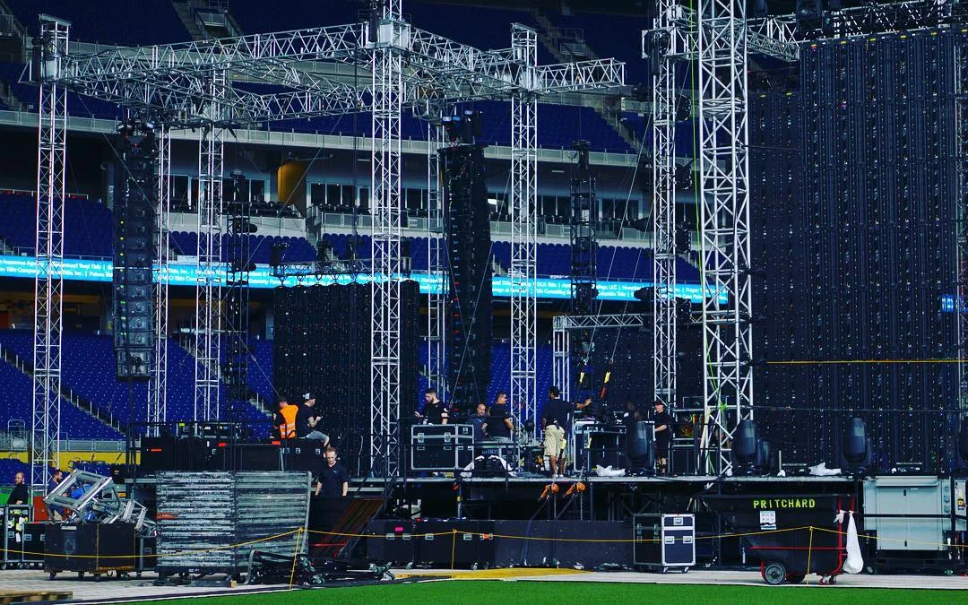 roc-off-marlins-park-truss.jpg