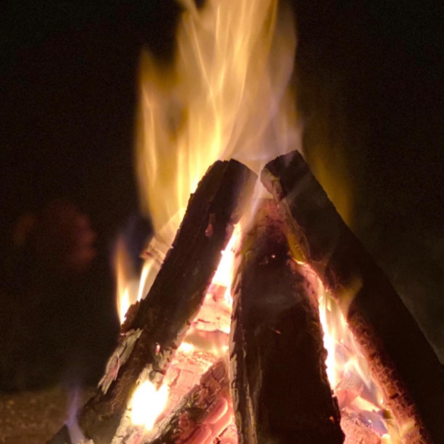 The element of fire is at the heart of purification and transformation. 
.
In these times of unprecedented change,  we gather in community, shared prayer and song to be present with the world on fire and offer ourselves in service to life.
.
We are i